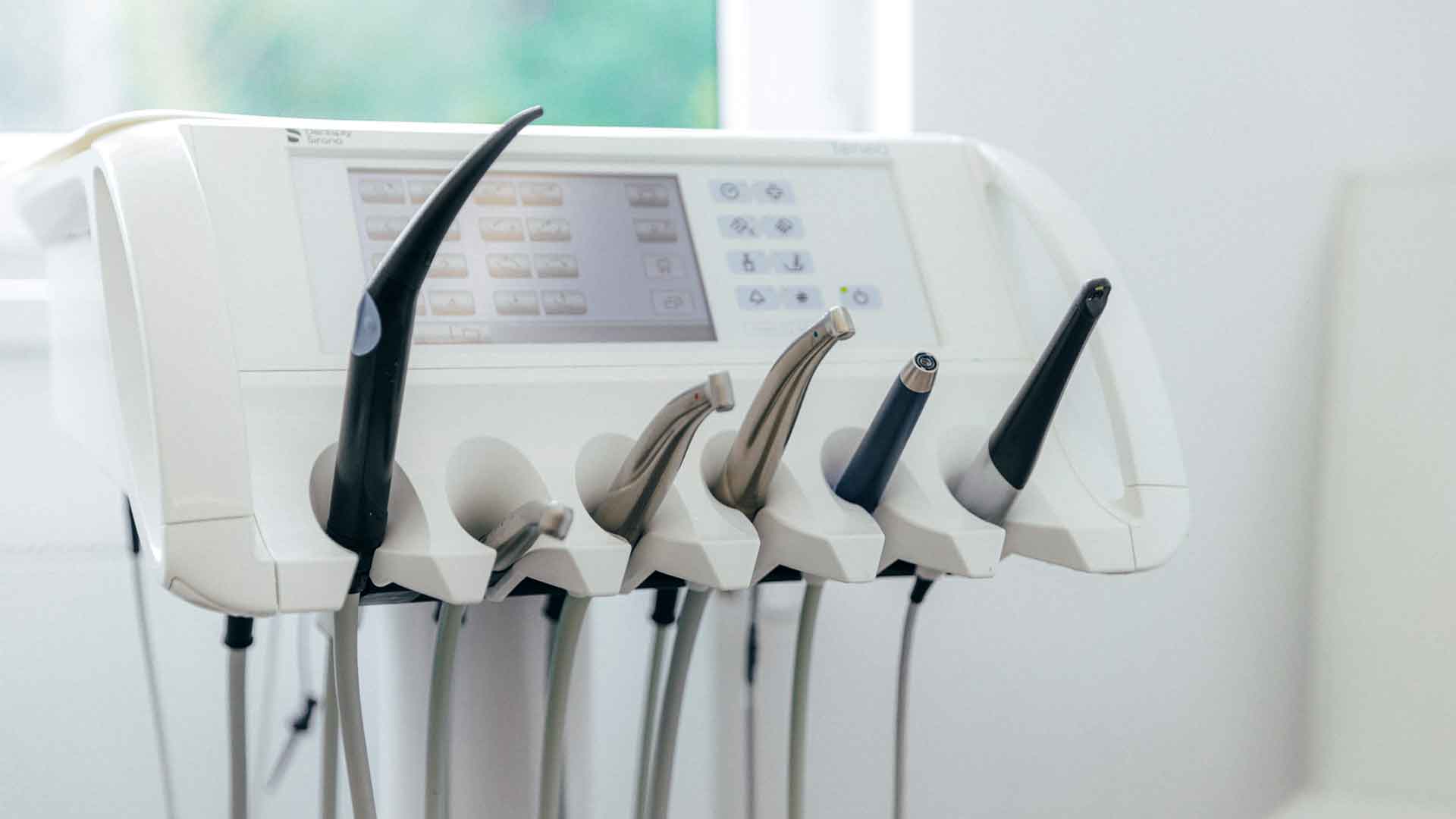 Zahnarztinstrumente für die Untersuchung von Implantaten in Siegen
